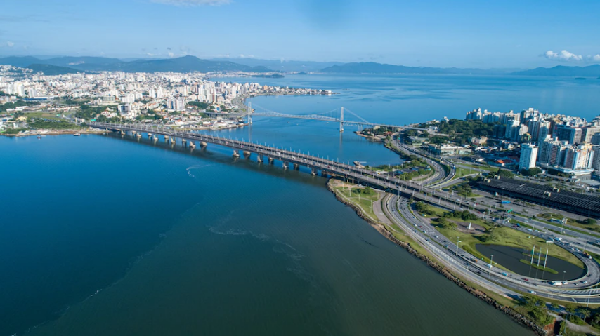 Florianópolis sobe em ranking de competitividade no Brasil