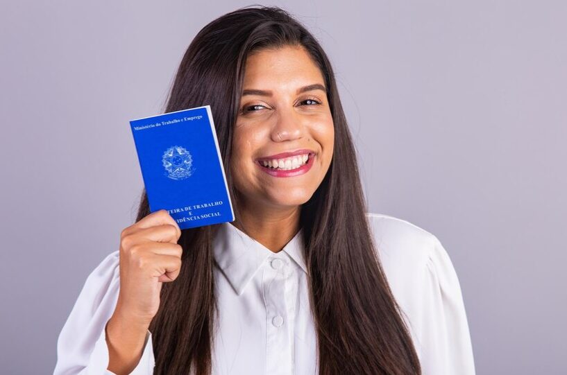 Desemprego cai a 6,9% e Brasil tem desempenho histórico