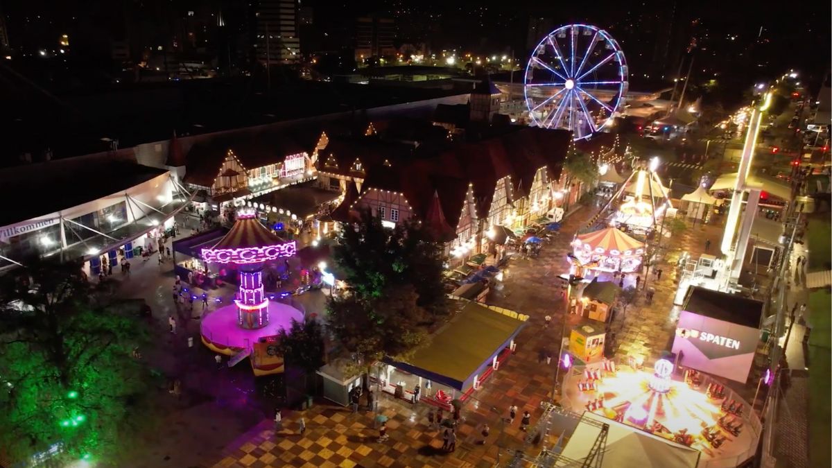 Oktoberfest Blumenau gera receita milionária e oportunidade para marcas