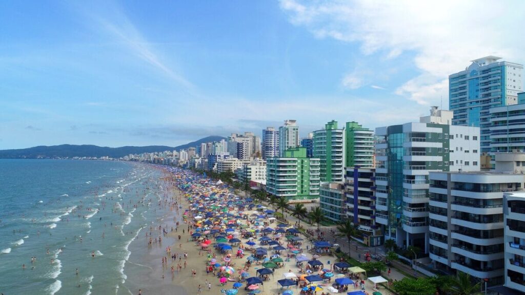 Gastos de turistas estrangeiros em Santa Catarina sobem 37%