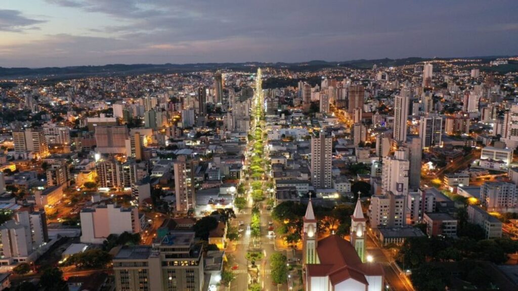 O que difere o consumidor de Chapecó da média de Santa Catarina?